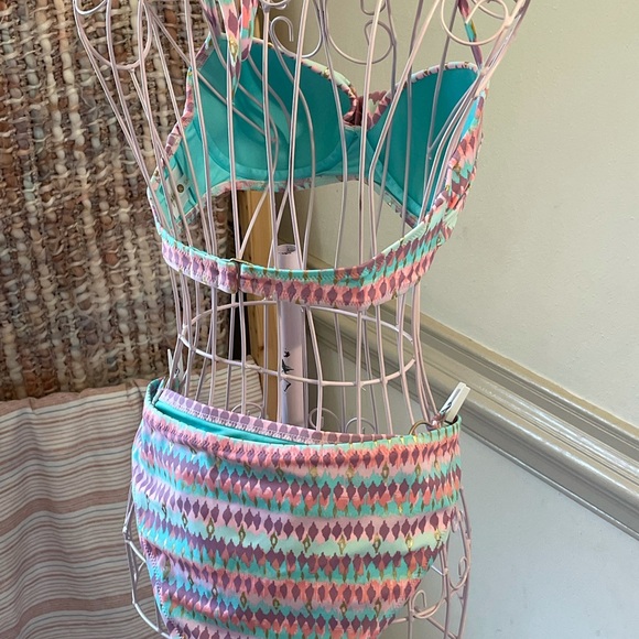 NWOT Push Up Swim Suit - Picture 5 of 8